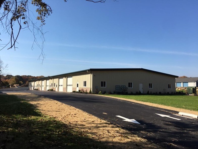 18 Nod Rd, Clinton, CT for sale - Building Photo - Image 1 of 1