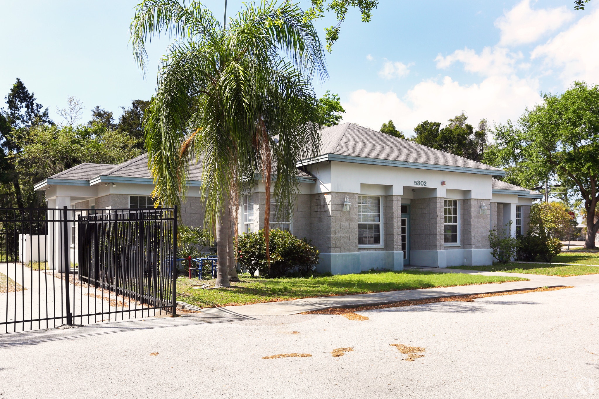 5302 1st St, Bradenton, FL for sale Primary Photo- Image 1 of 1