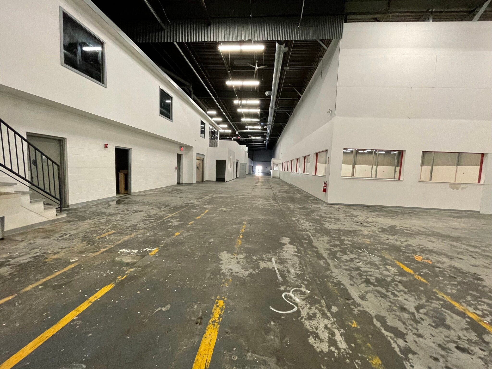 121 ster Ave, Chelsea, MA 02150 Flex for Lease