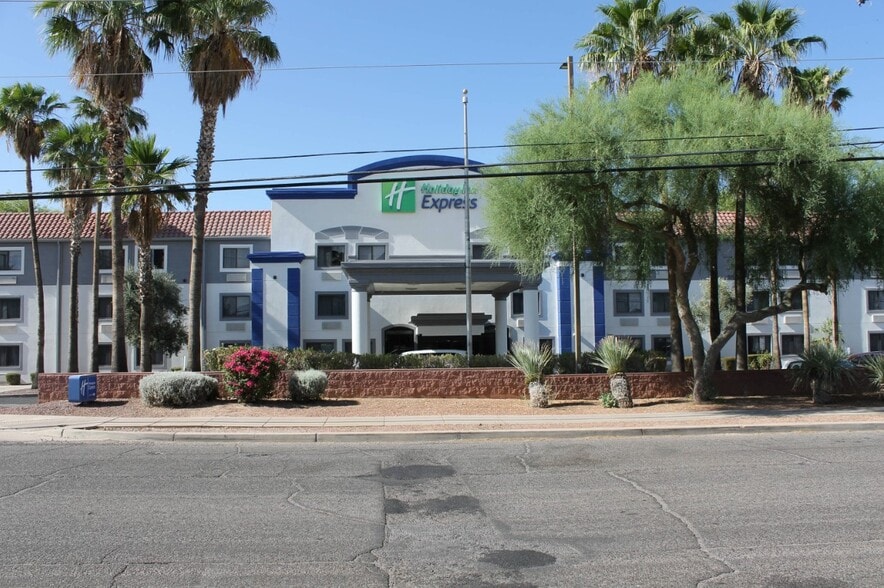 2548 E Medina Rd, Tucson, AZ for sale - Building Photo - Image 2 of 13