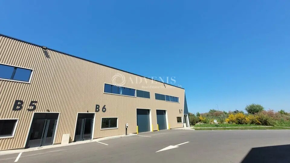Flex in Carquefou for lease - Building Photo - Image 1 of 10