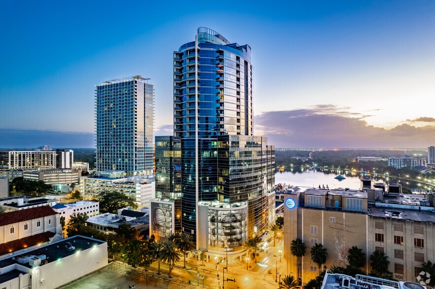 111 N Magnolia Ave, Orlando, FL for lease - Building Photo - Image 2 of 18