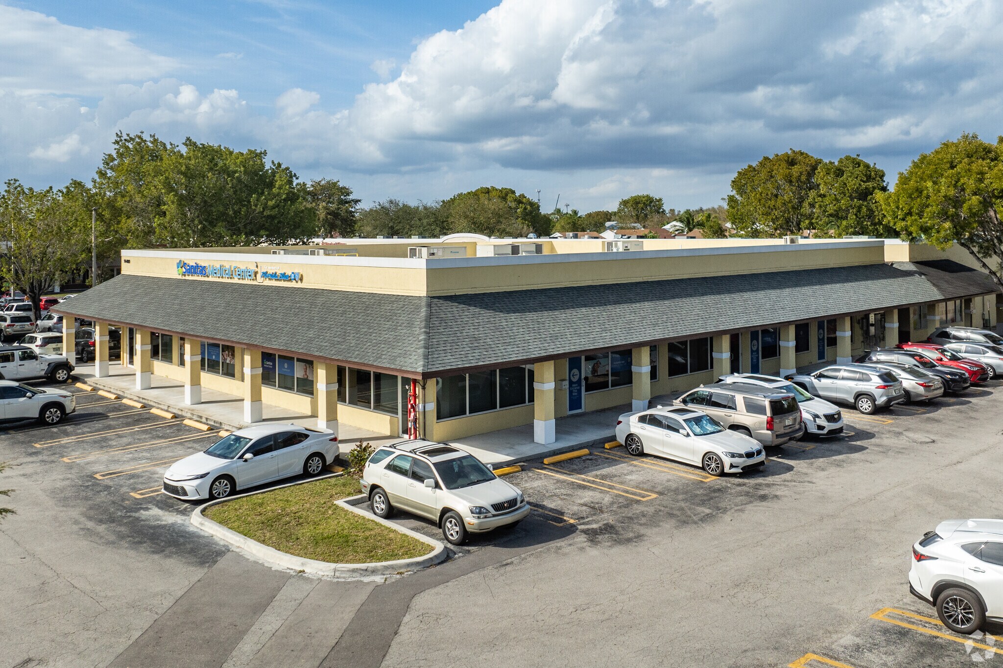 14423 Country Walk Dr, Miami, FL for sale Primary Photo- Image 1 of 1