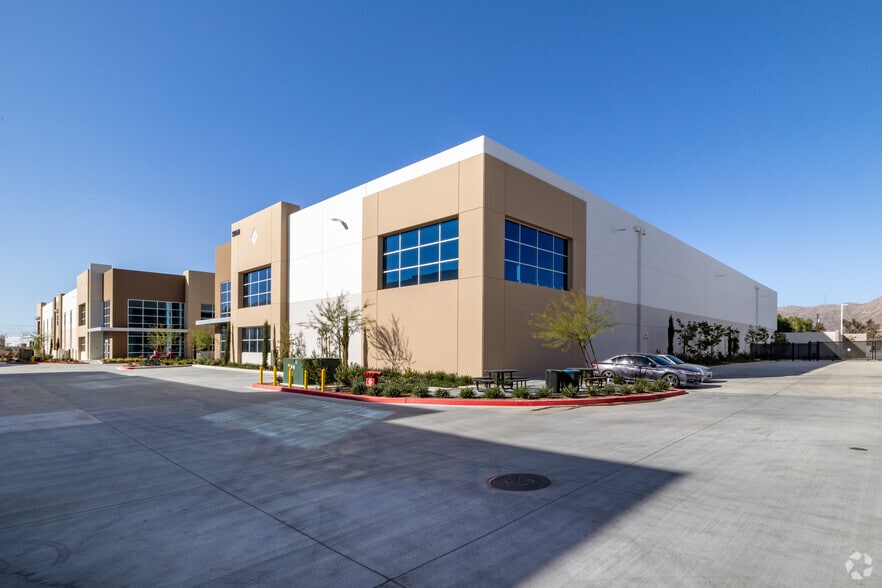 13860 Old 215 Frontage Rd, Moreno Valley, CA for sale - Building Photo - Image 2 of 6