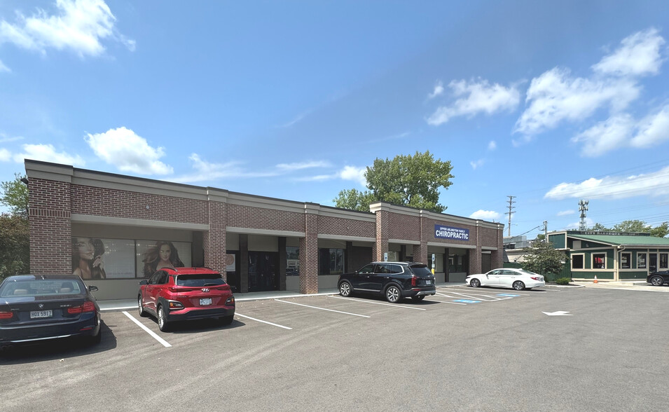 4939-4949 Dierker Rd, Columbus, OH for lease - Building Photo - Image 2 of 2