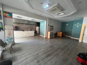 87-89 Church Rd, London for lease Building Photo- Image 1 of 4