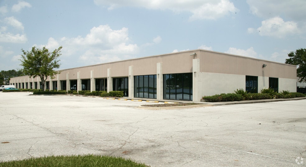 8256 Exchange Dr, Orlando, FL for lease - Building Photo - Image 2 of 23