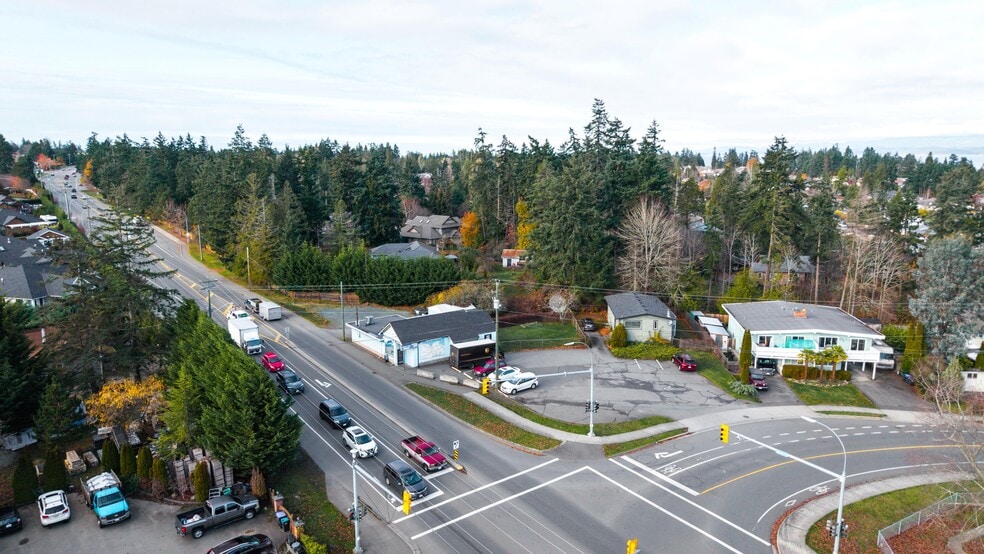 549-563 Island Hwy W, Parksville, BC for sale - Primary Photo - Image 1 of 6
