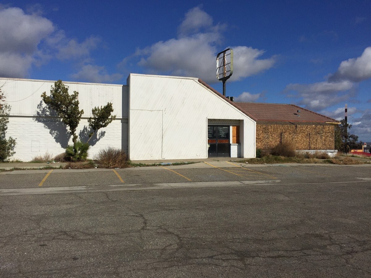 27675 Bernard Dr, Kettleman City, CA 93239