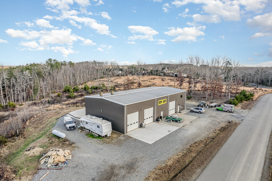 1875 New Bridge Rd, Mineral, VA for sale - Primary Photo - Image 1 of 30