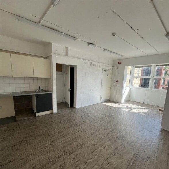 William Morris Way, London for lease - Interior Photo - Image 2 of 3
