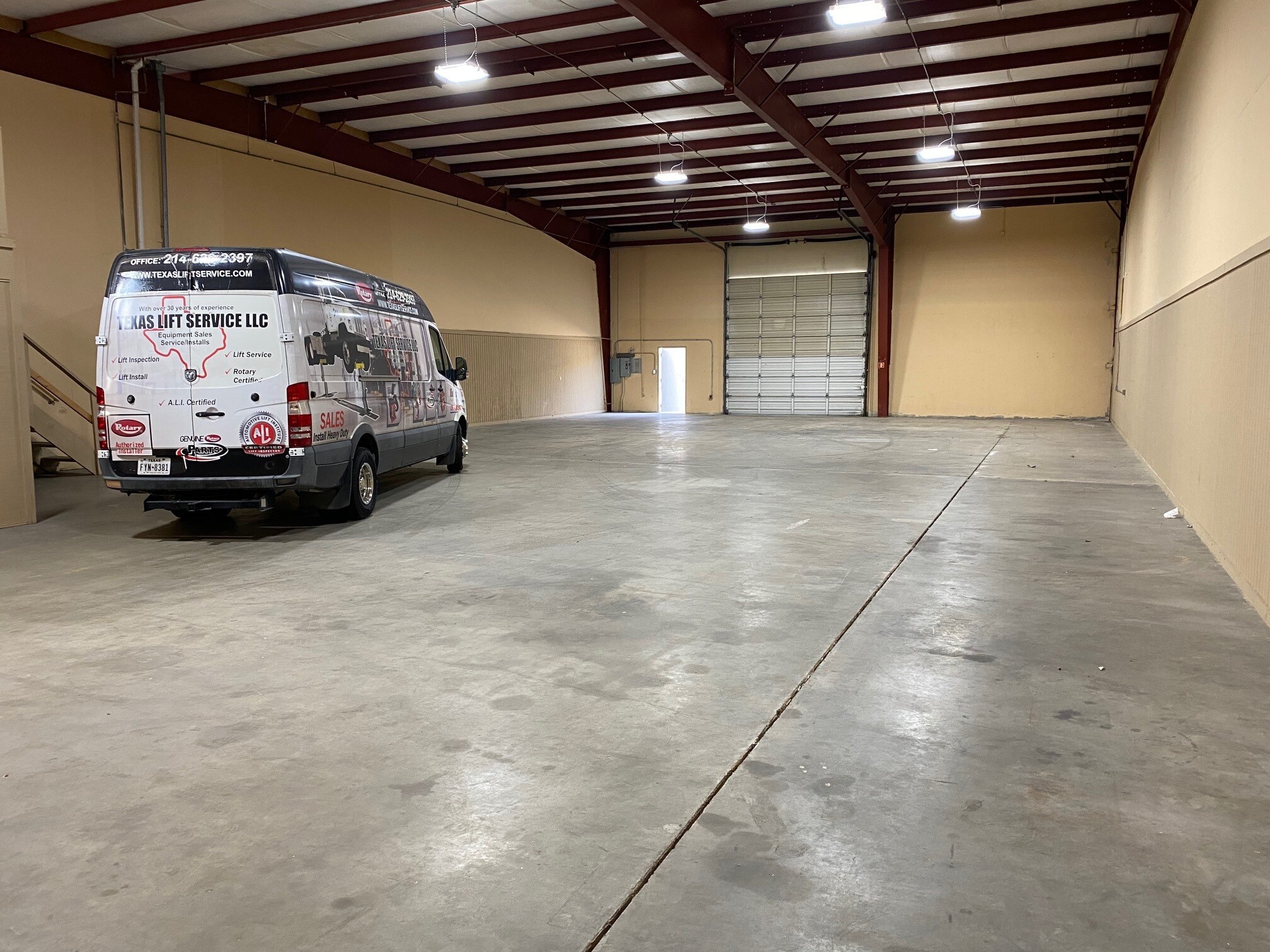 5708 N Shepherd Dr, Houston, TX 77091 5708 N Shepherd