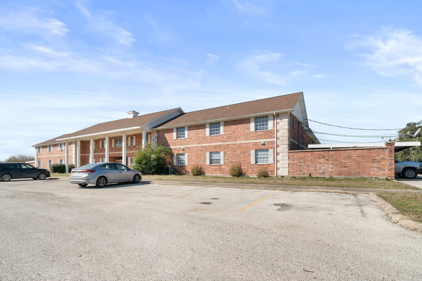 Golden Plaza Apartments Cuero, TX for Sale