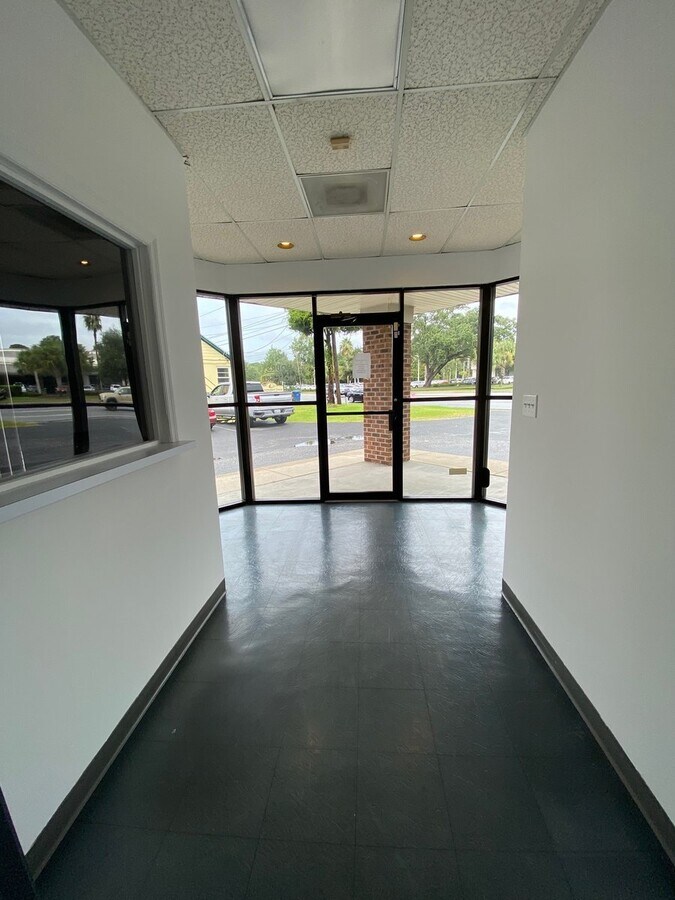 2413 Savannah Hwy, Charleston, SC 29414