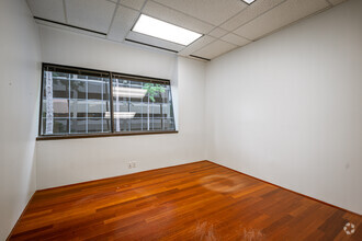 800 Bering Dr, Houston, TX for lease Interior Photo- Image 1 of 7