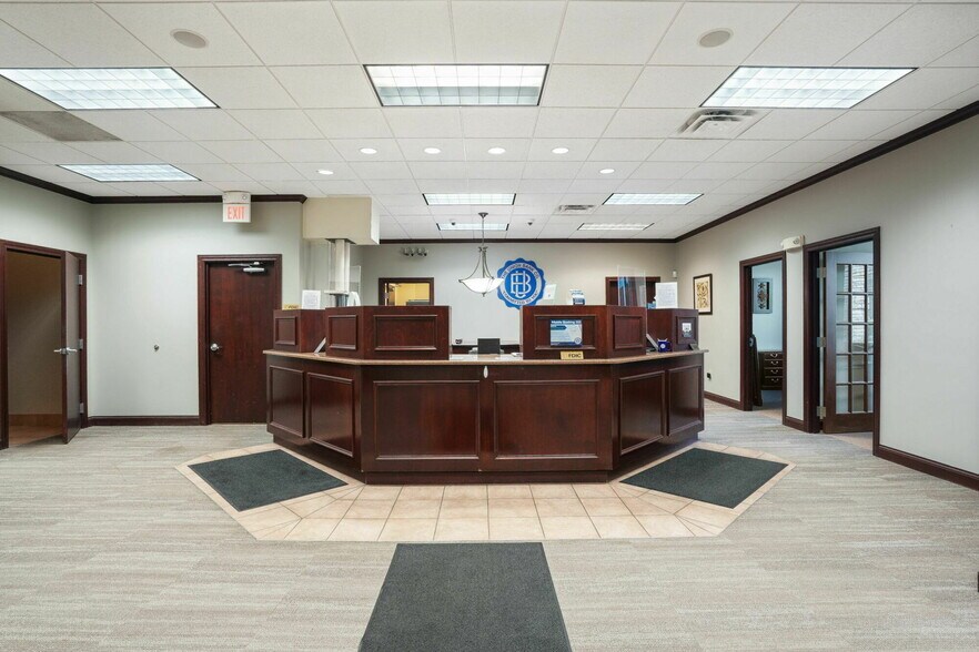 461 Beecher Rd, Columbus, OH for sale - Interior Photo - Image 3 of 11