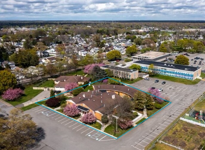 720 Albin Ave, West Babylon, NY for lease Building Photo- Image 1 of 12