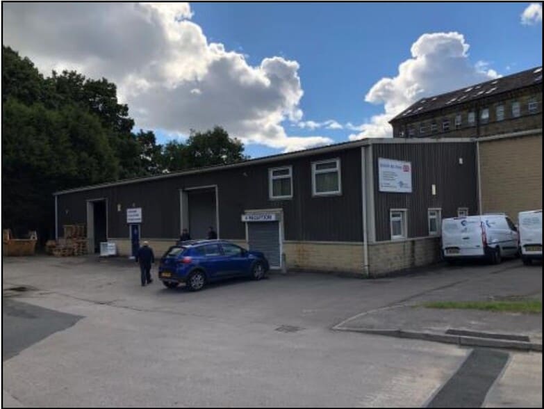 Balme, Cleckheaton for sale - Primary Photo - Image 1 of 1