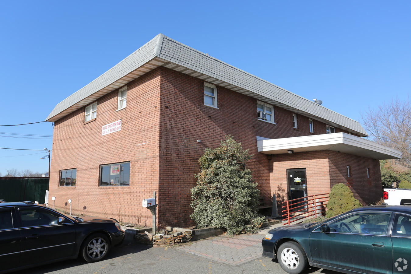 19 Finderne Ave, Bridgewater, NJ 08807