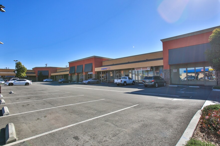 13402-13428 Woodruff Ave, Bellflower, CA for lease - Building Photo - Image 1 of 17