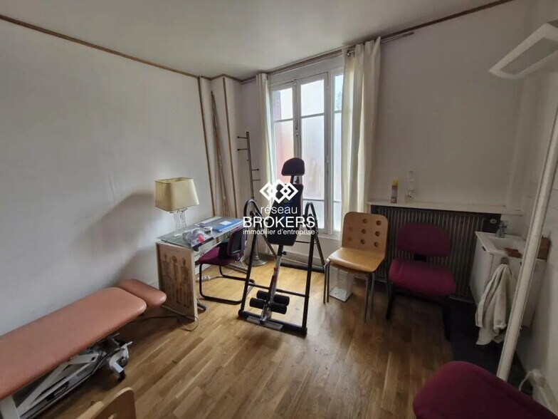 Flex in Aulnay-sous-Bois for sale - Interior Photo - Image 3 of 4