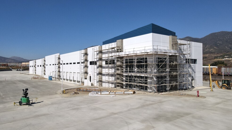 19472 Cajon Blvd, San Bernardino, CA for lease - Building Photo - Image 2 of 11