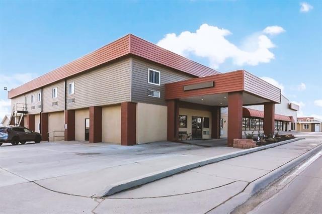 612 W B St, McCook, NE for sale - Building Photo - Image 1 of 1