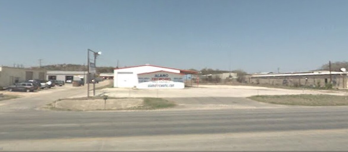 2610 Junction Hwy, Kerrville, TX 78028