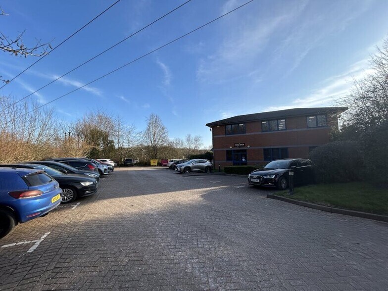 18-18 Clews Rd, Redditch for lease - Building Photo - Image 3 of 3