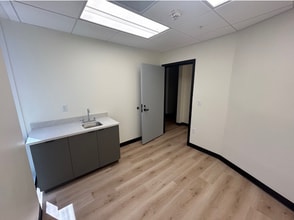 350 Parnassus Ave, San Francisco, CA for lease Interior Photo- Image 2 of 2