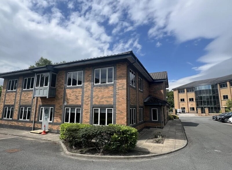 11-12 Cardale Park, Harrogate for sale - Building Photo - Image 3 of 6