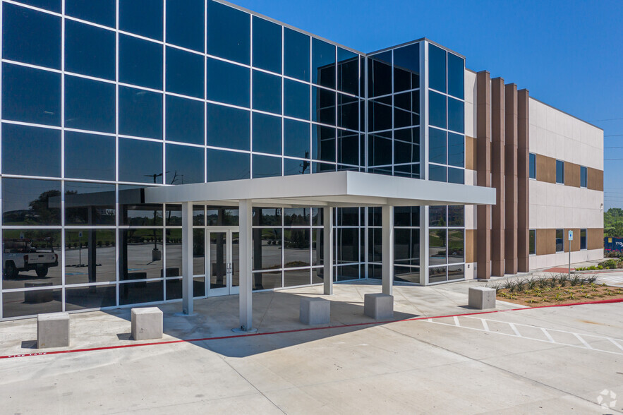 19002 Park Row, Houston, TX for lease - Building Photo - Image 3 of 6