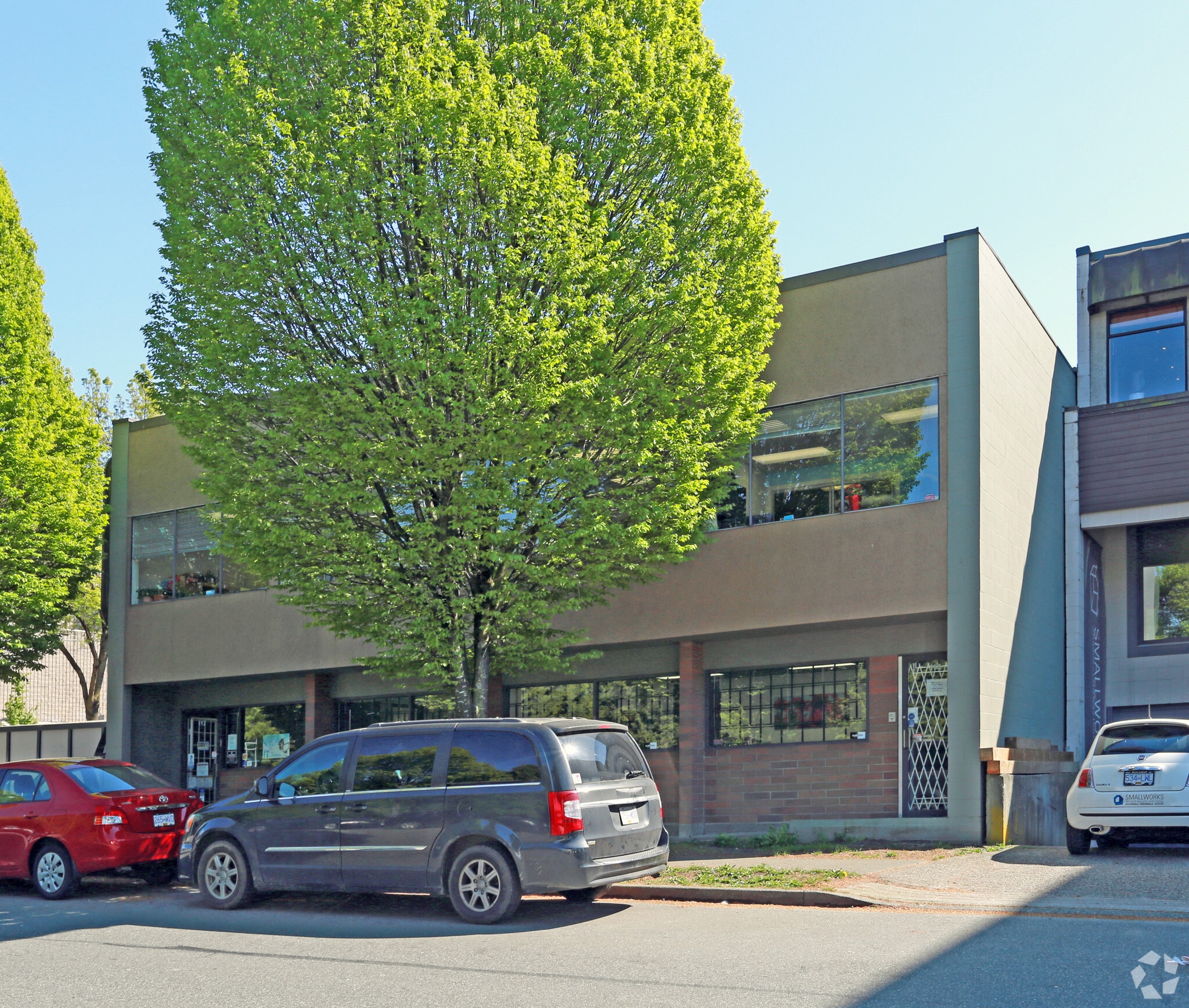 112-114 W 8th Ave, Vancouver, BC for lease Primary Photo- Image 1 of 4