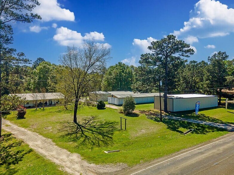 1018 Hwy 147, Zavalla, TX 75980