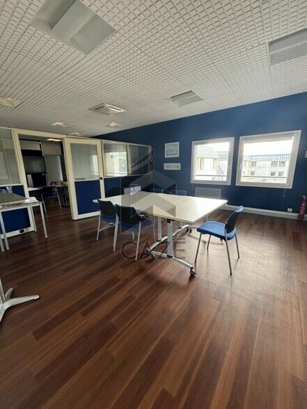 Office in La Rochelle for sale - Interior Photo - Image 2 of 5