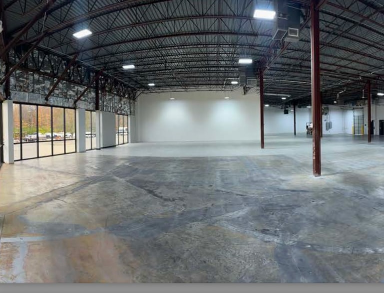 1330 Kemper Meadow Dr, Cincinnati, OH for sale - Interior Photo - Image 3 of 14