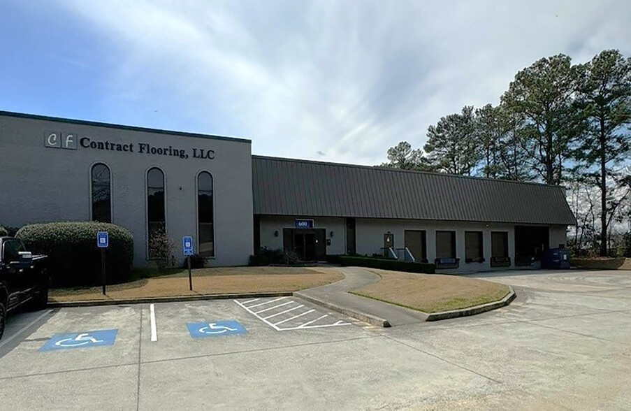 600 Wharton Dr SW, Atlanta, GA for lease - Primary Photo - Image 1 of 13