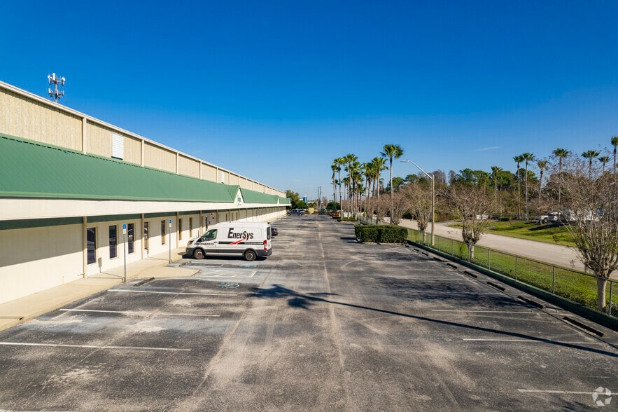 4740 E Lakeland Commerce Pky, Lakeland, FL for lease - Building Photo - Image 2 of 8
