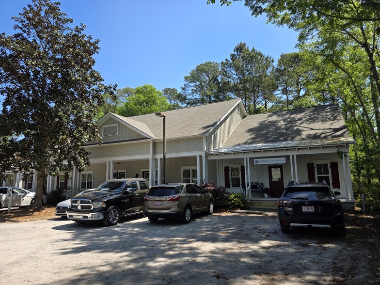 181 Bluffton Rd, Bluffton, SC for lease - Building Photo - Image 1 of 17
