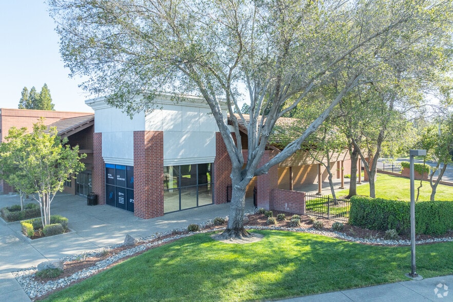 2095-2180 Golden Centre Ln, Gold River, CA for lease - Building Photo - Image 3 of 14