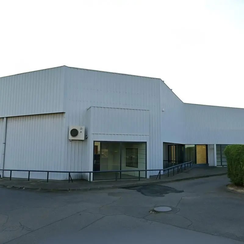 Location Commerce 1 100 m² - Photo 1