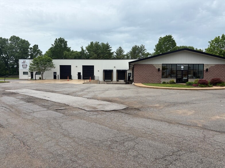 400 Trade Center Dr, Saint Peters, MO for sale - Building Photo - Image 1 of 12