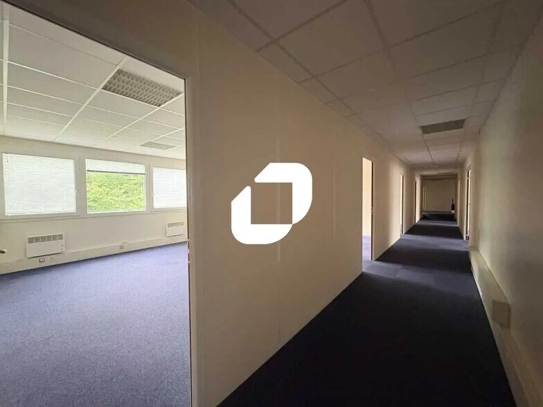 4 Route De Gisy, BIÈVRES for lease - Interior Photo - Image 3 of 15