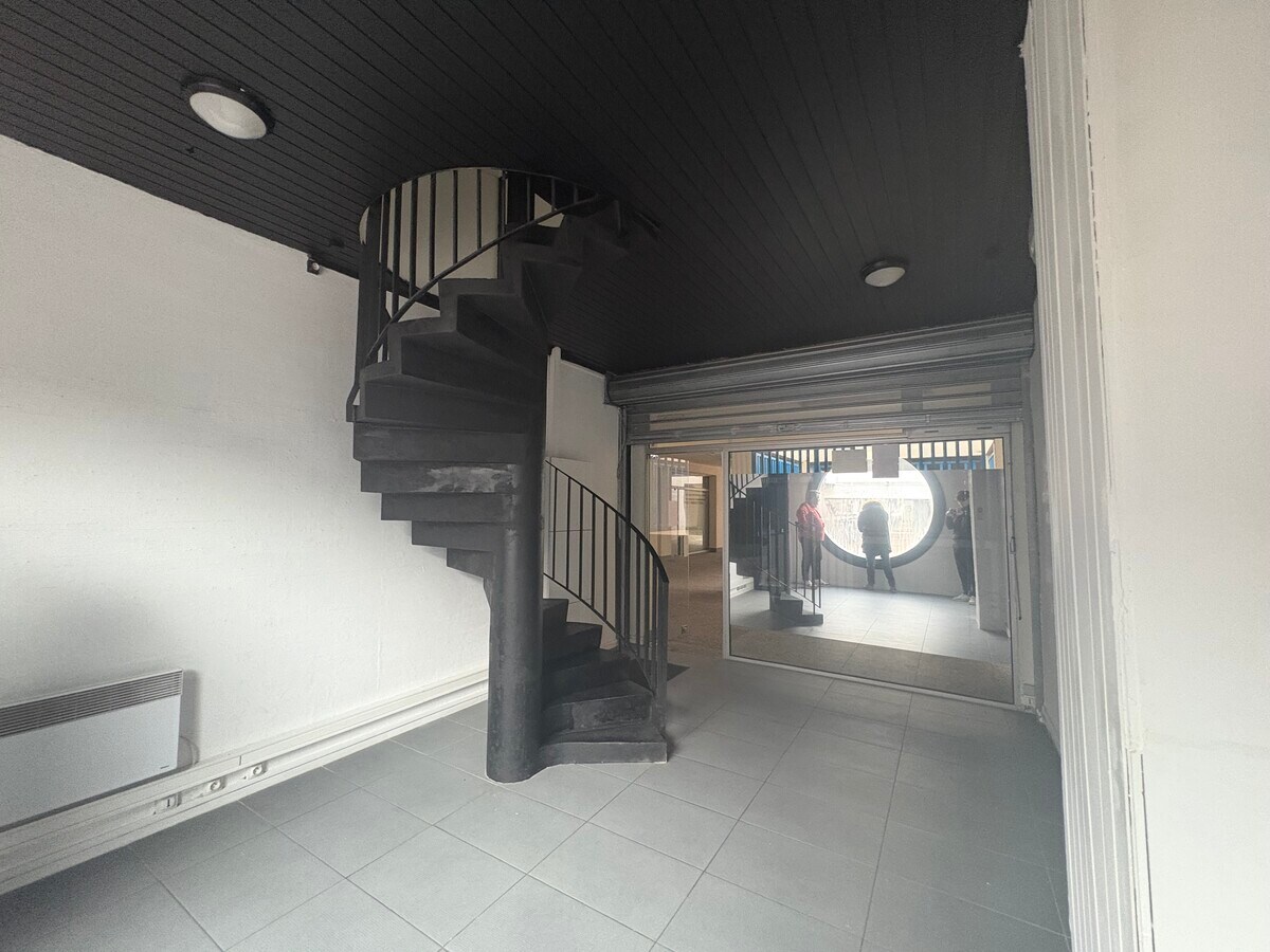 74 Rue Georges Bonnac, Bordeaux, GIR 33000 - Unit dalle - - Interior Photo - Image 2 of 7