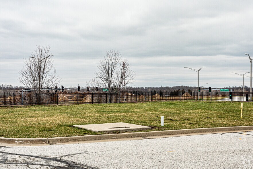 Highway 50, Lee's Summit, MO for sale - Primary Photo - Image 1 of 3