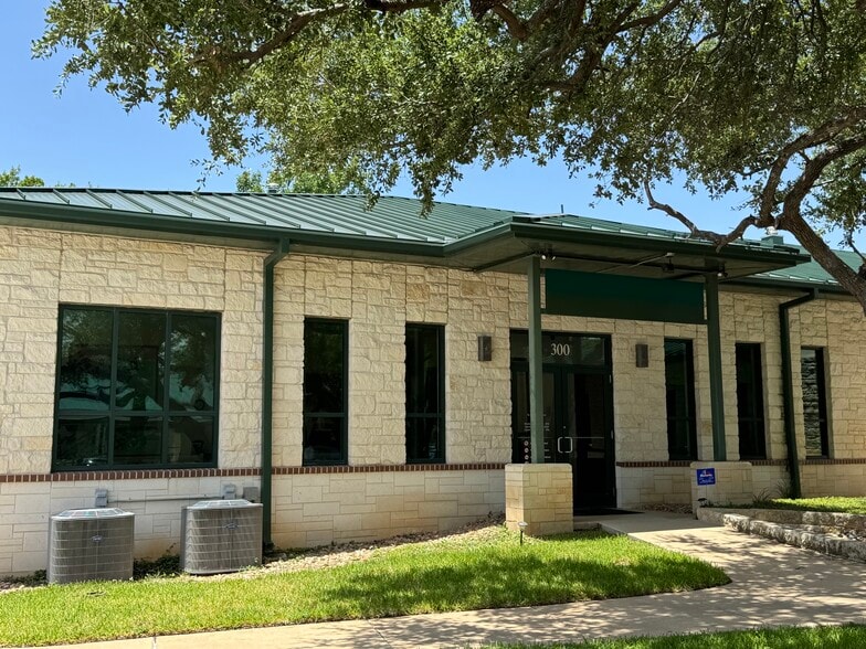 16010 Park Valley Dr, Round Rock, TX for sale - Building Photo - Image 3 of 11