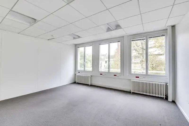 4 Avenue Du Recteur Poincaré, Paris for lease Interior Photo- Image 1 of 6