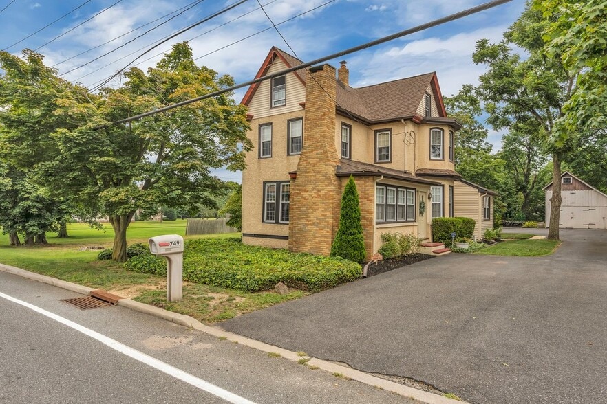 749 Barnsboro Rd, Mullica Hill, NJ for sale - Primary Photo - Image 1 of 3