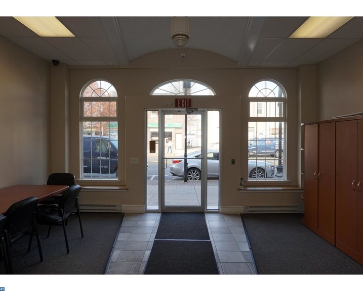 30 E Scott St, Riverside, NJ for sale - Lobby - Image 1 of 1