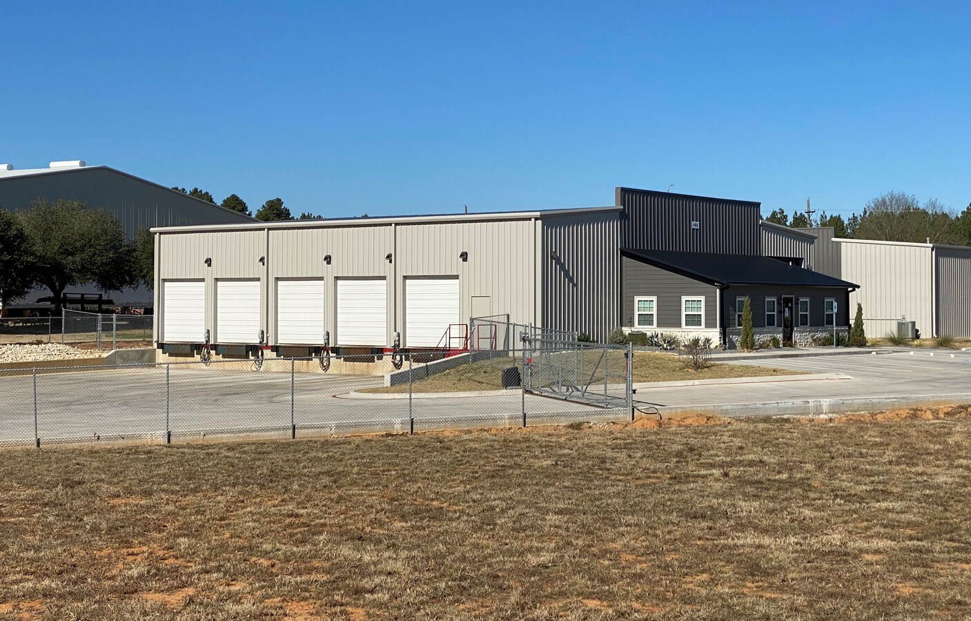 103 Warehouse Dr, Kilgore, TX 75662